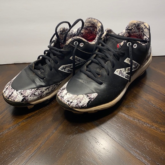 Mens New Balance Digital Camo Molded 